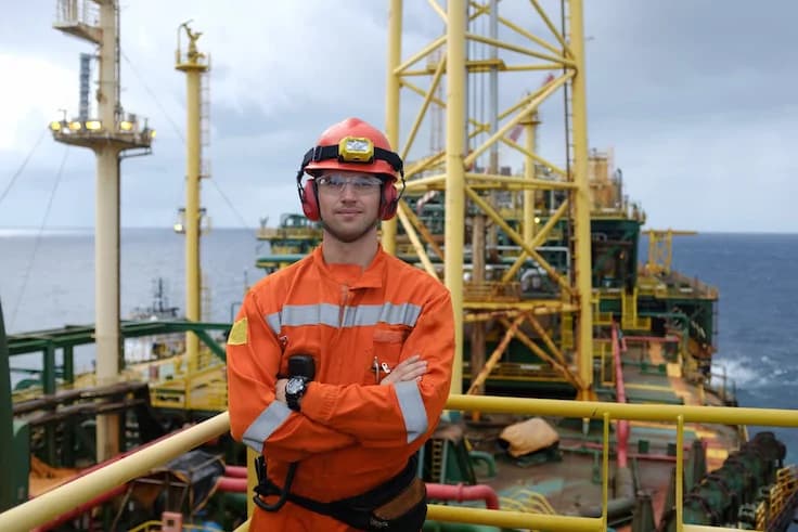 Apex engineer on an offshore rig site